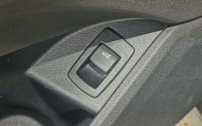 bmw_x1-sdrive-16d-116-ch-dkg7_business-design_27