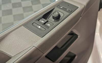 volkswagen-utilitaires_transporter-61-van-l1h1-20-tdi-110-bvm5_business_23