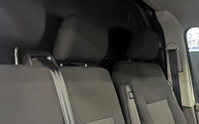 volkswagen-utilitaires_transporter-61-van-l1h1-20-tdi-110-bvm5_business_37