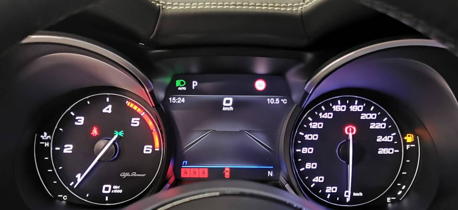 alfa-romeo_stelvio-22-160-ch-at8_super_30