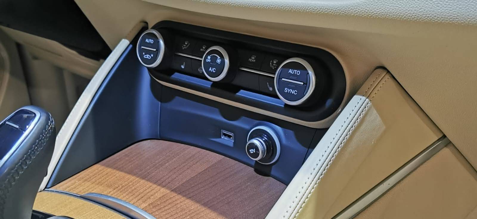 alfa-romeo_stelvio-22-160-ch-at8_super_37