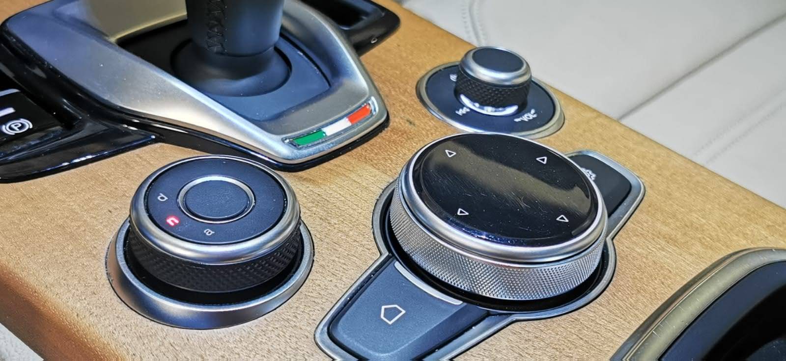 alfa-romeo_stelvio-22-160-ch-at8_super_40