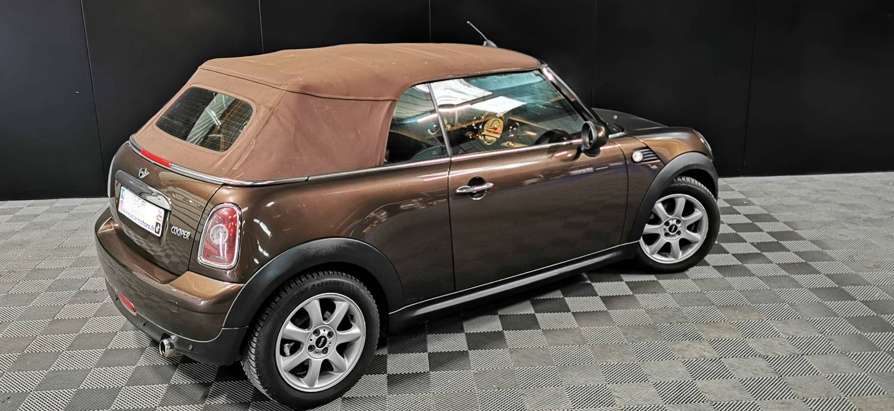 mini_cabriolet-16i-120_cooper-pack-chili_12