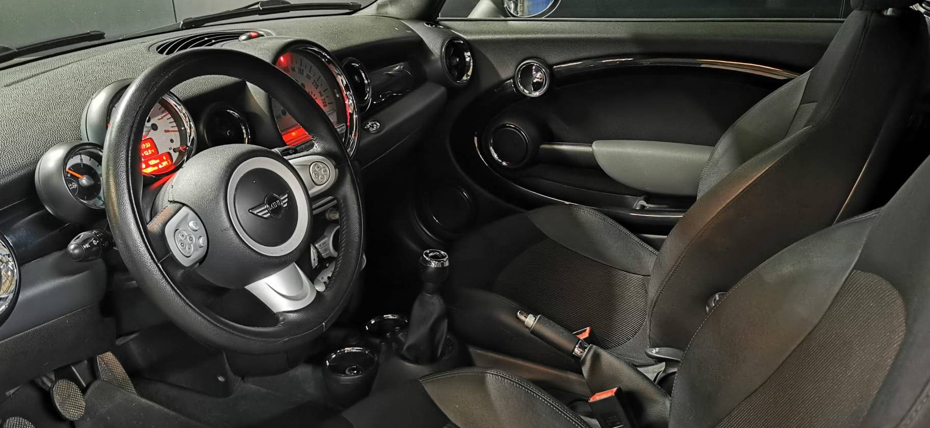 mini_cabriolet-16i-120_cooper-pack-chili_31