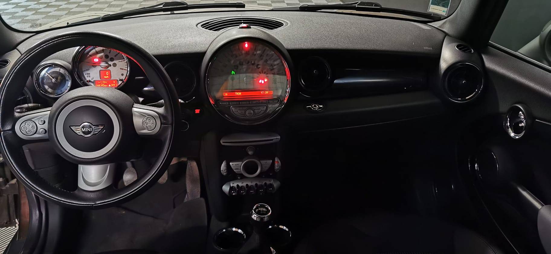 mini_cabriolet-16i-120_cooper-pack-chili_36