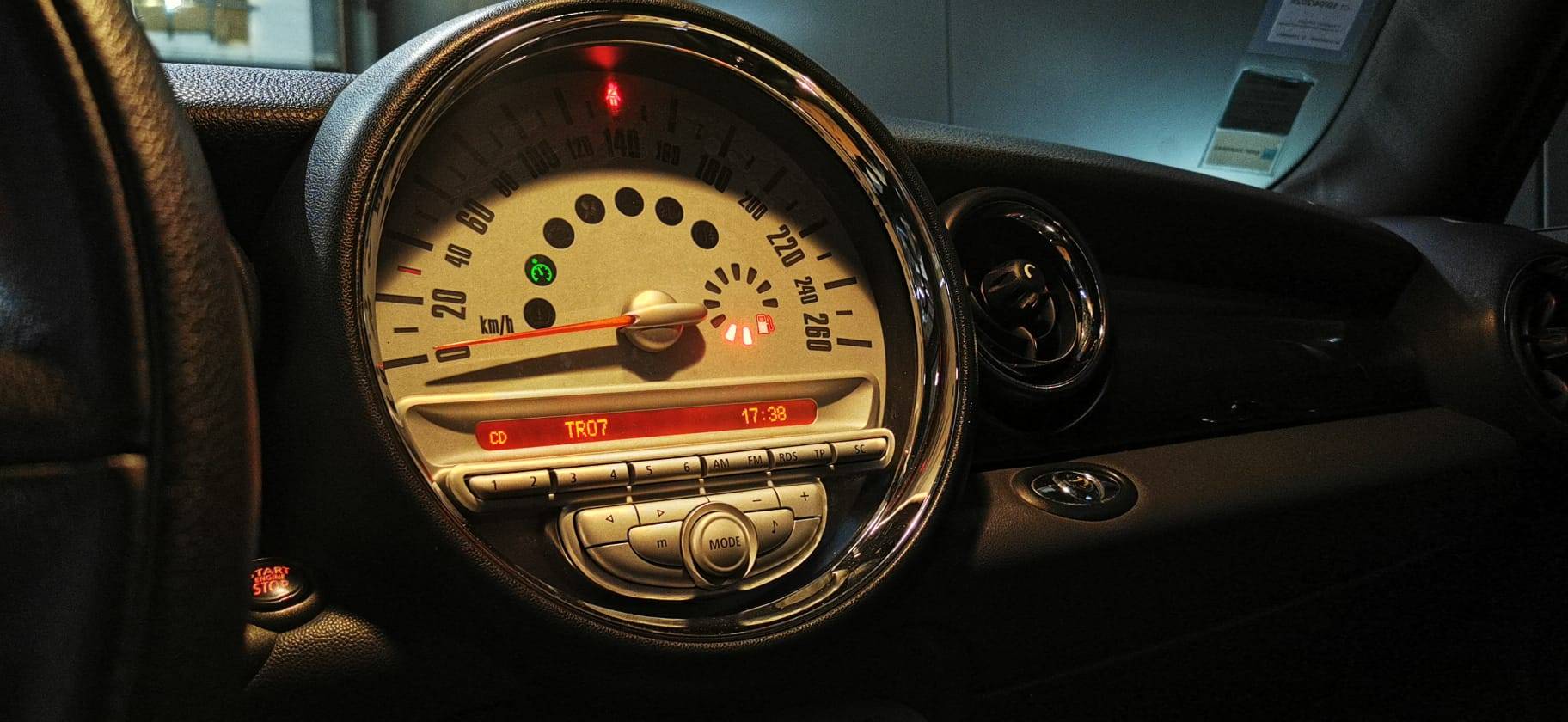 mini_cabriolet-16i-120_cooper-pack-chili_37