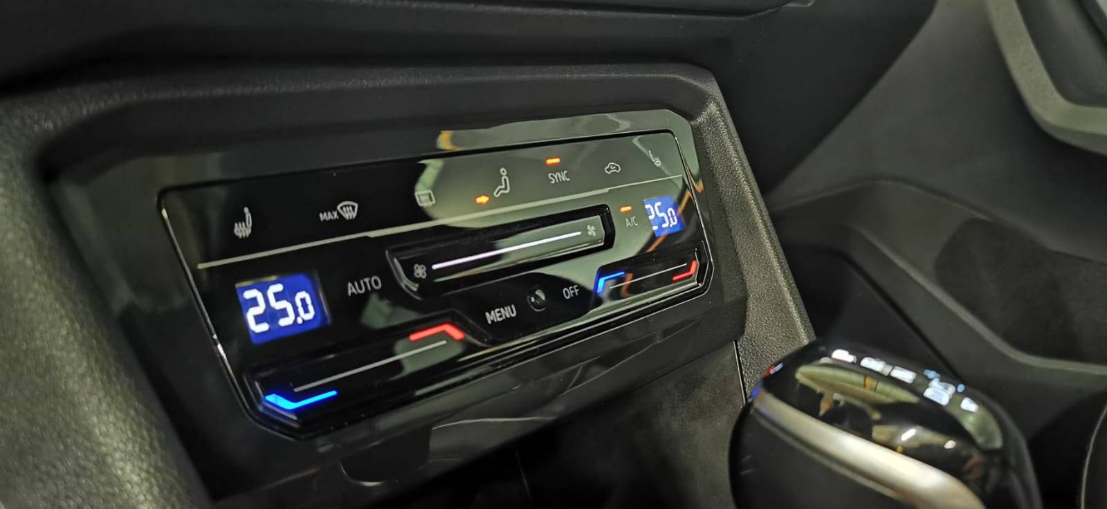 volkswagen_tiguan-20-tdi-150ch-dsg7_r-line-exclusive_57