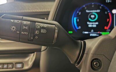 lexus_ux-300h-2wd_luxe_24