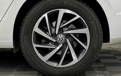 volkswagen_golf-sportsvan-14-tsi-125-bmt-dsg7_sound_10