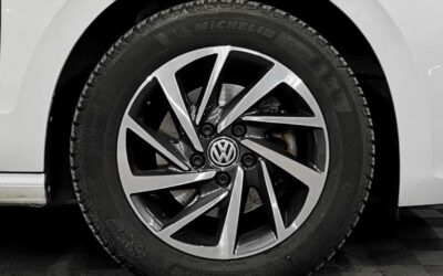volkswagen_golf-sportsvan-14-tsi-125-bmt-dsg7_sound_11