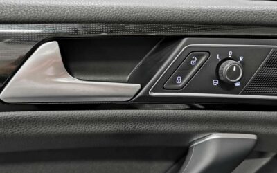 volkswagen_golf-sportsvan-14-tsi-125-bmt-dsg7_sound_18