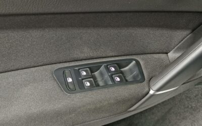 volkswagen_golf-sportsvan-14-tsi-125-bmt-dsg7_sound_19