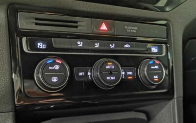 volkswagen_golf-sportsvan-14-tsi-125-bmt-dsg7_sound_34