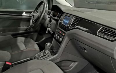 volkswagen_golf-sportsvan-14-tsi-125-bmt-dsg7_sound_39