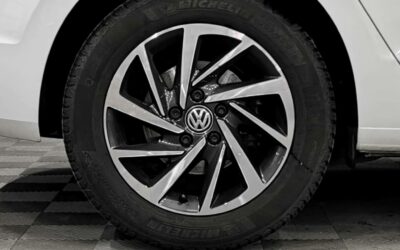volkswagen_golf-sportsvan-14-tsi-125-bmt-dsg7_sound_8