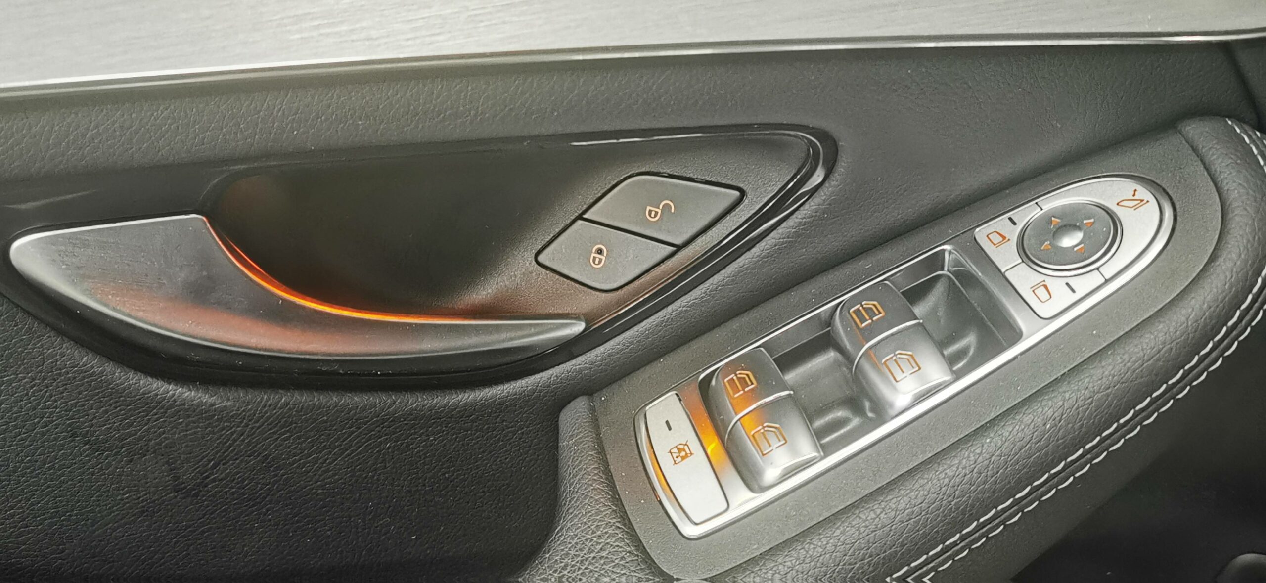 mercedes_glc-300-e-eq-power-9g-tronic-4matic_business-line_10
