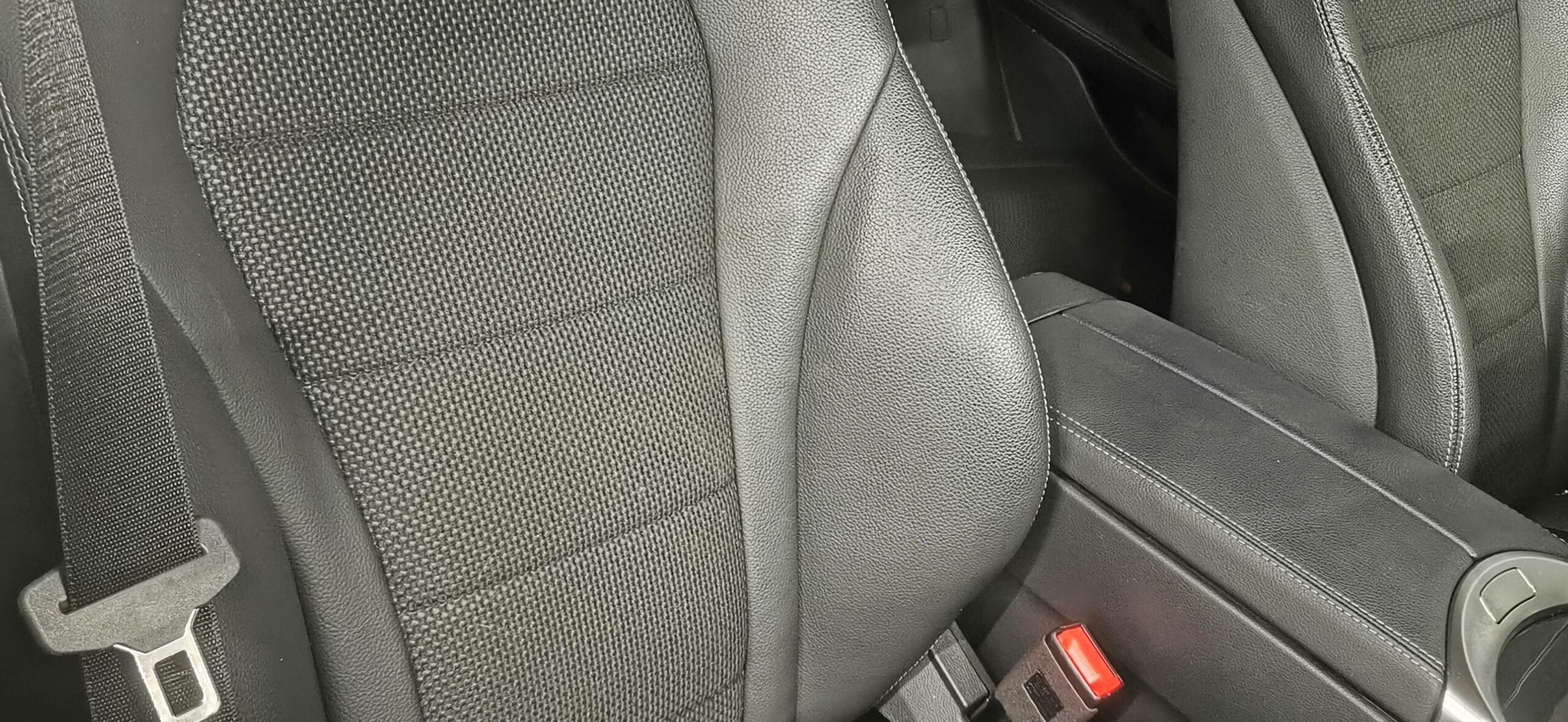mercedes_glc-300-e-eq-power-9g-tronic-4matic_business-line_29