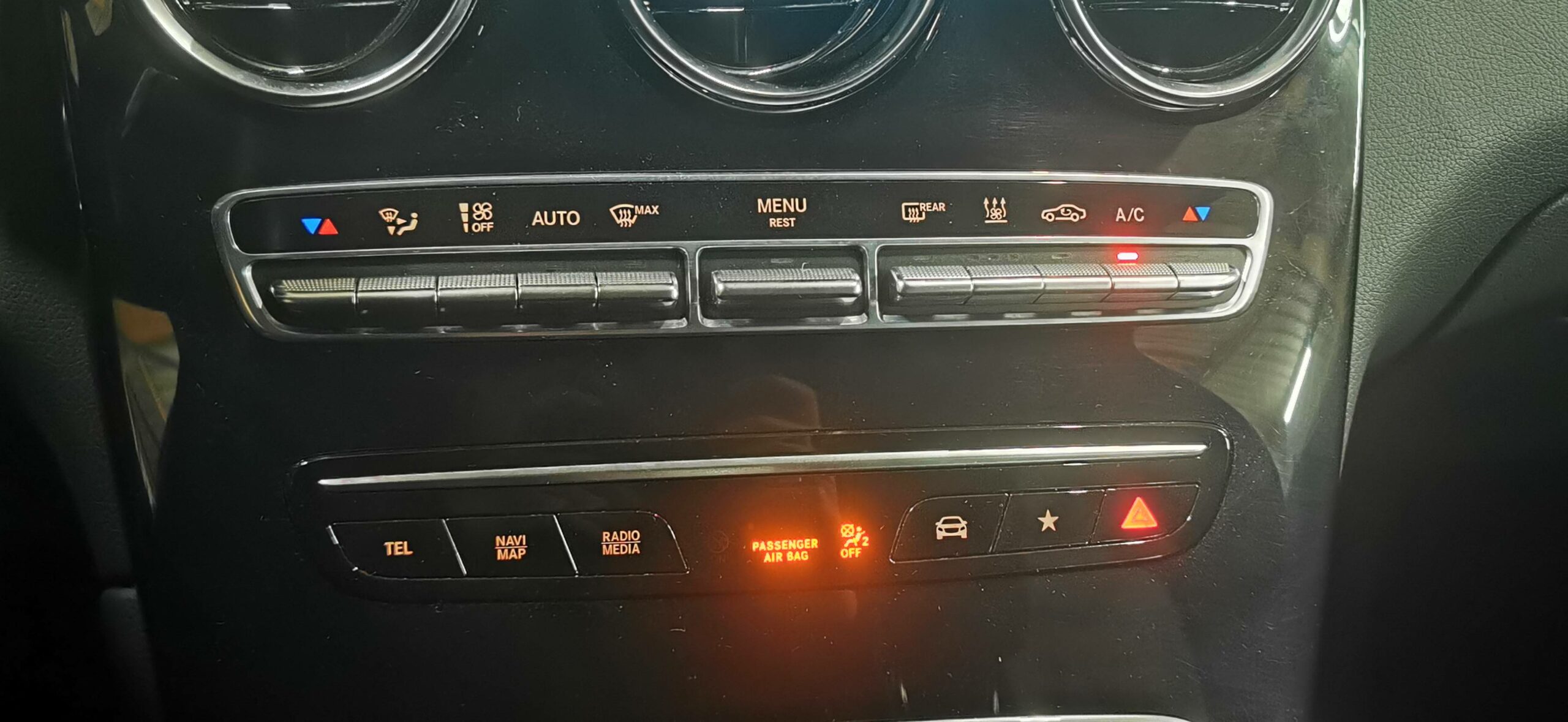 mercedes_glc-300-e-eq-power-9g-tronic-4matic_business-line_42