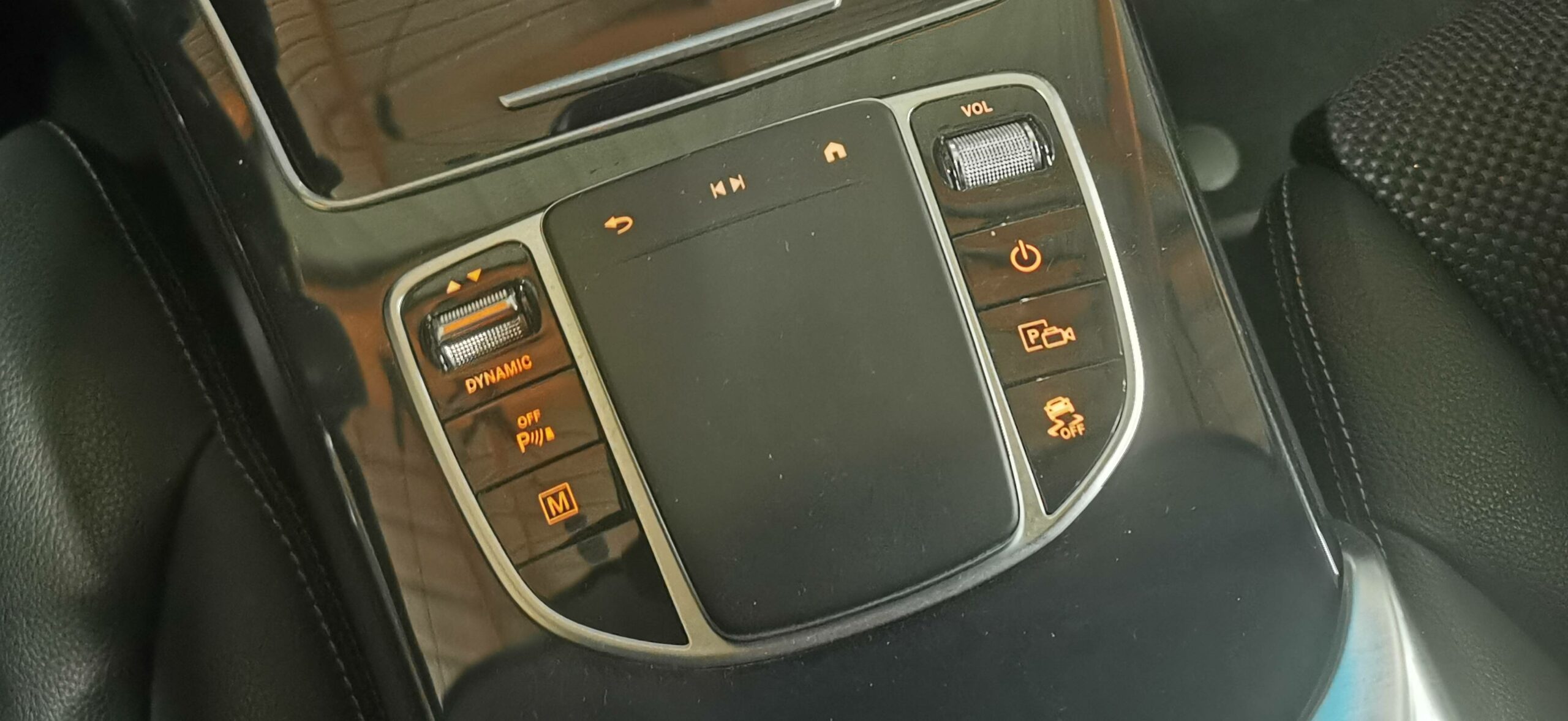 mercedes_glc-300-e-eq-power-9g-tronic-4matic_business-line_47